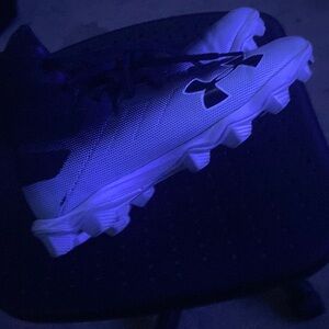 Men’s 7.5 Football Cleats
